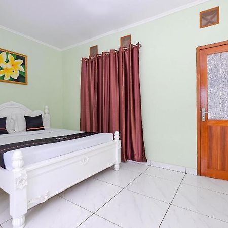 Guest House Gethsemane Salatiga Esterno foto