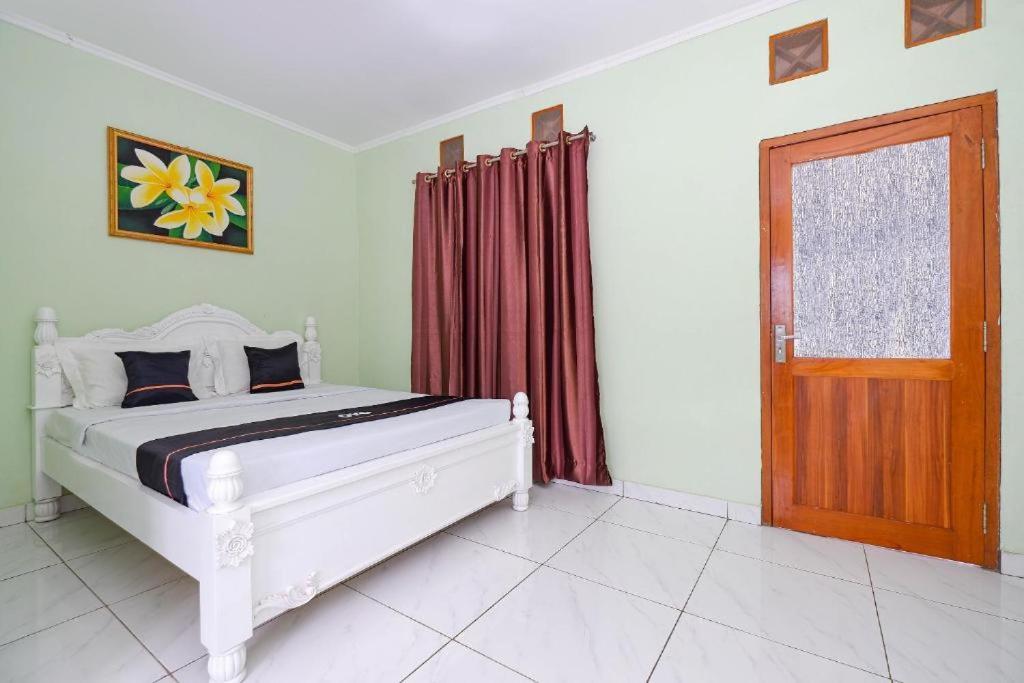 Guest House Gethsemane Salatiga Esterno foto