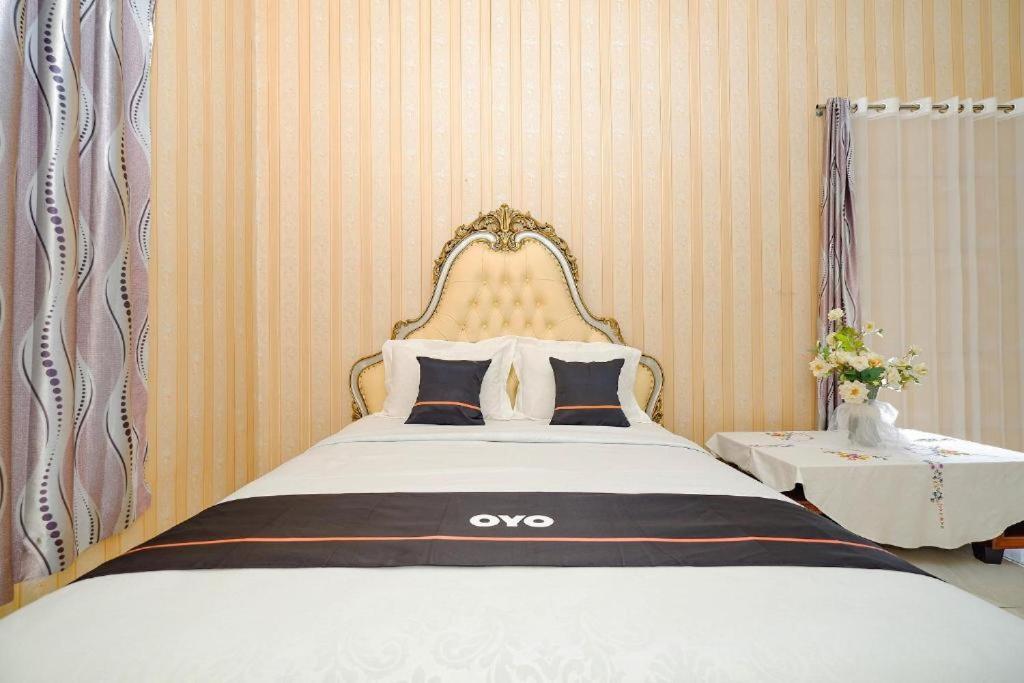 Guest House Gethsemane Salatiga Esterno foto