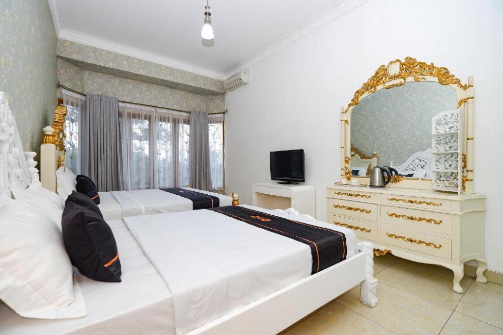 Guest House Gethsemane Salatiga Esterno foto