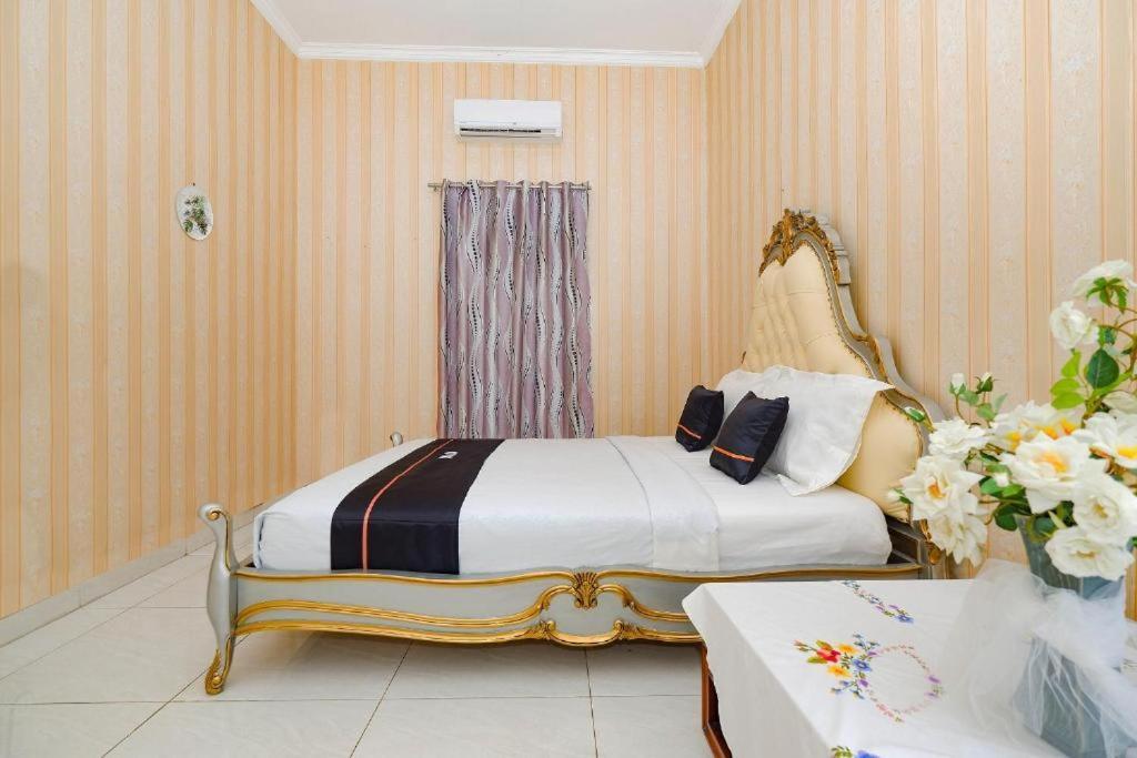 Guest House Gethsemane Salatiga Esterno foto