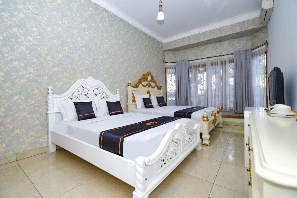 Guest House Gethsemane Salatiga Esterno foto