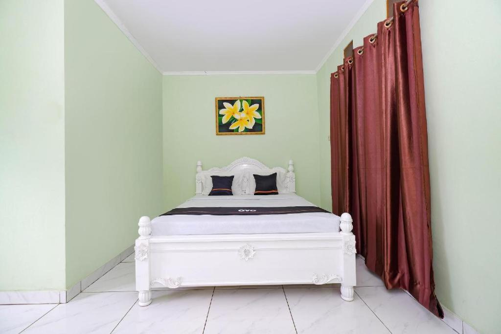 Guest House Gethsemane Salatiga Esterno foto