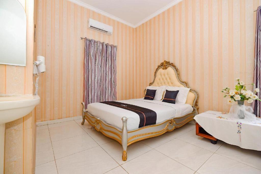 Guest House Gethsemane Salatiga Esterno foto